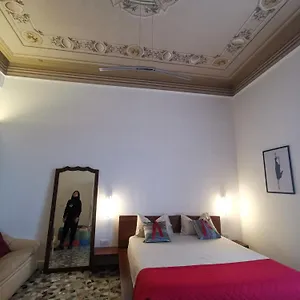 tiritu-apartments.catania-hotels.net/