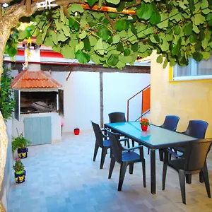apartment-krstic.hotelinzadar.com/