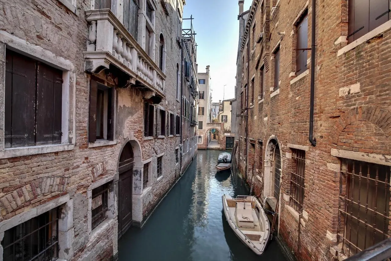 Canal View Suite In Rialto By Wonderful Italy Venise